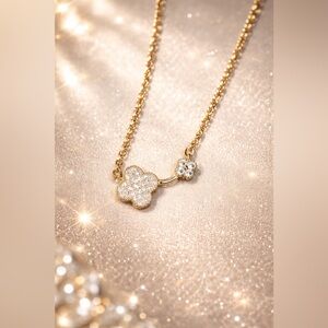Elegant GP Clover Pendant Necklace